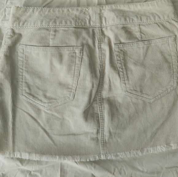 100 % cotton, corduroy skirt from Blue Asphalt, tan size 5. - Picture 4 of 5